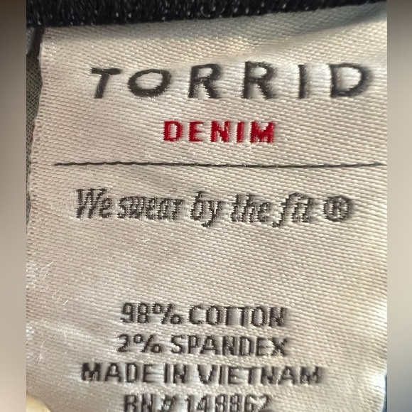 B8.4 Like New Torrid Flare Jean - Vintage Stretch Dark Wash Denim Jeans 18T - Picture 6 of 6